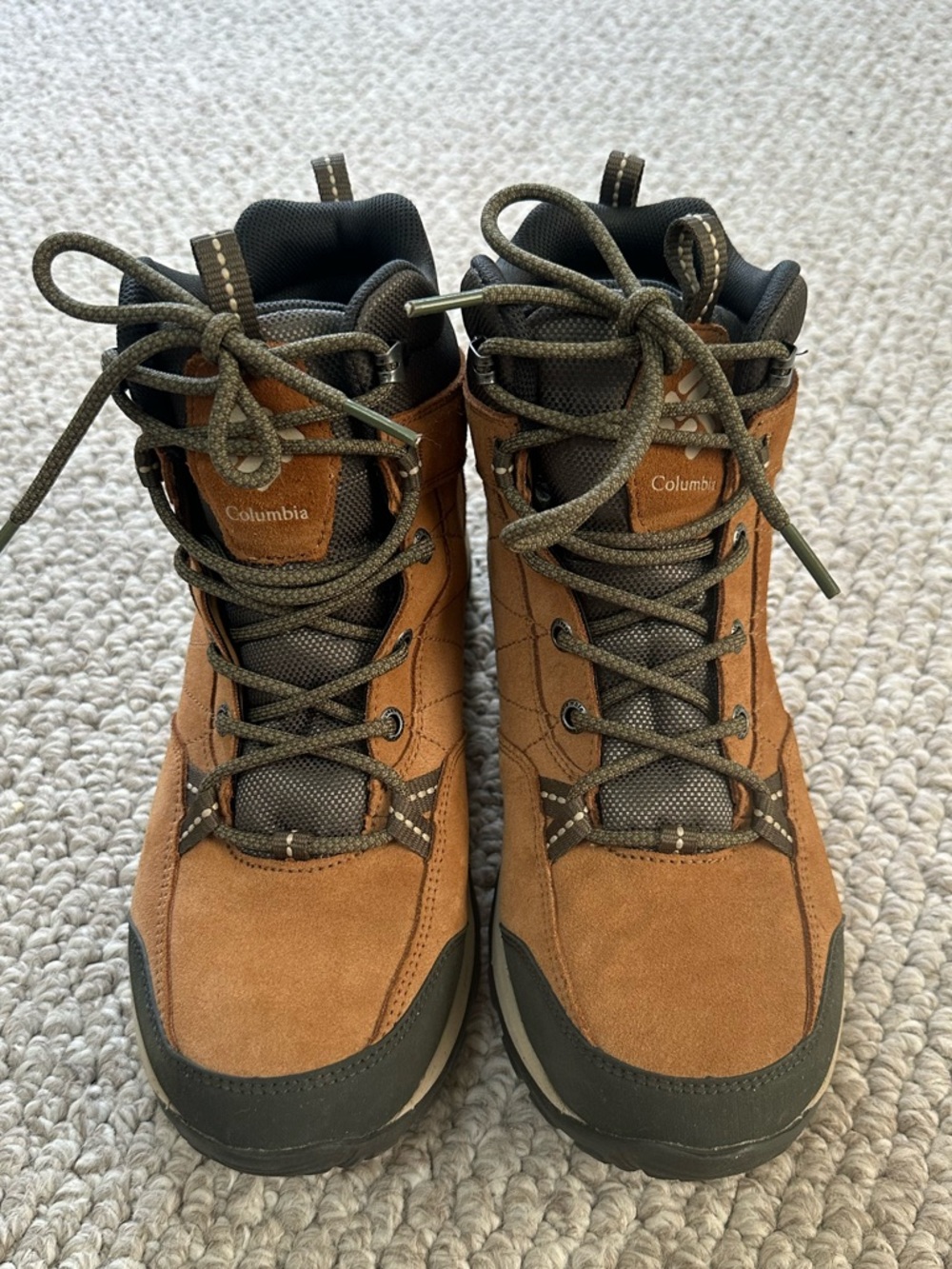 Women’s Columbia Mount Carmel Mid Waterproof Hiking Boots Worn Once